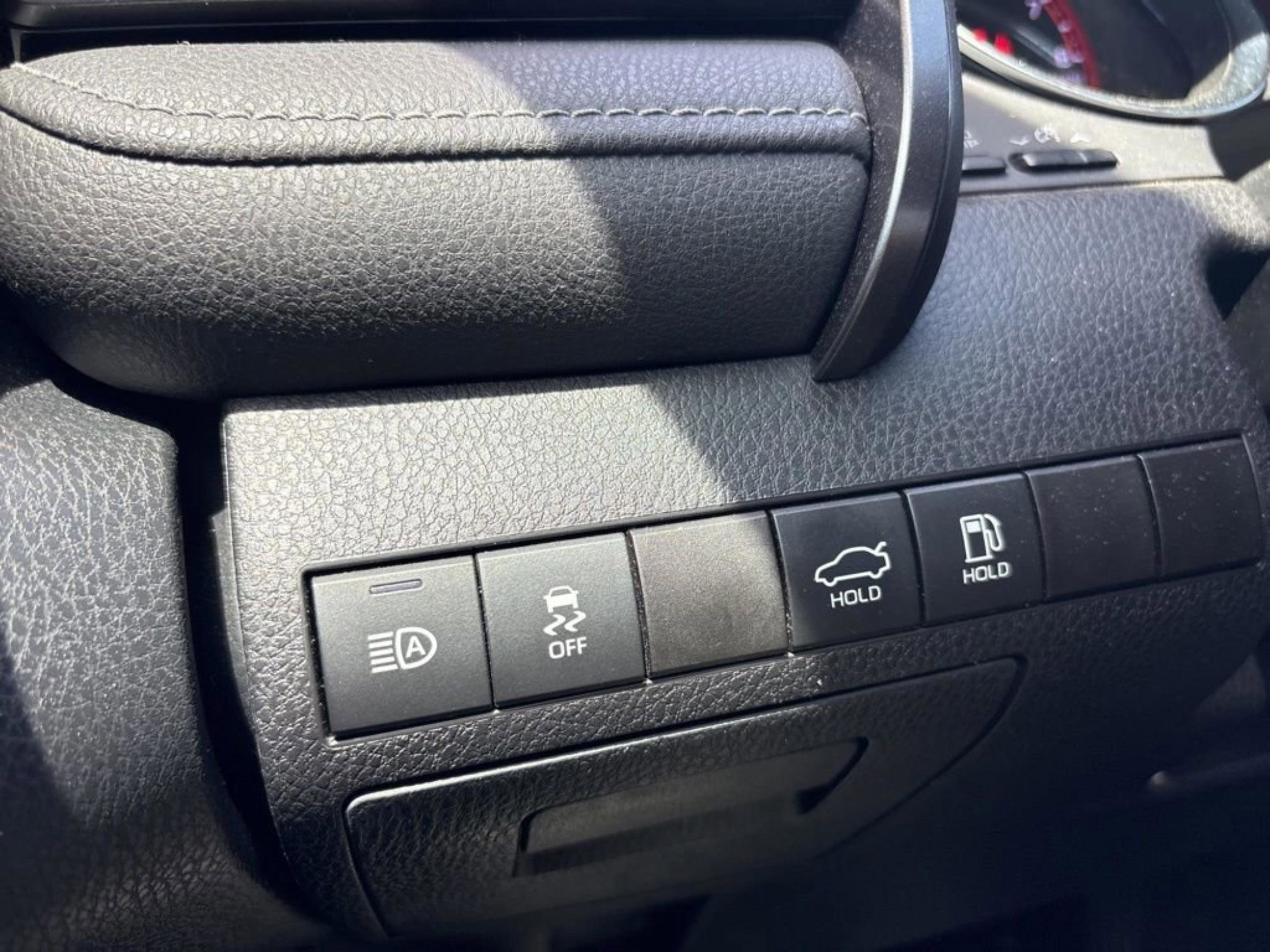 Certified 2020 Toyota Camry XSE FWD image 24