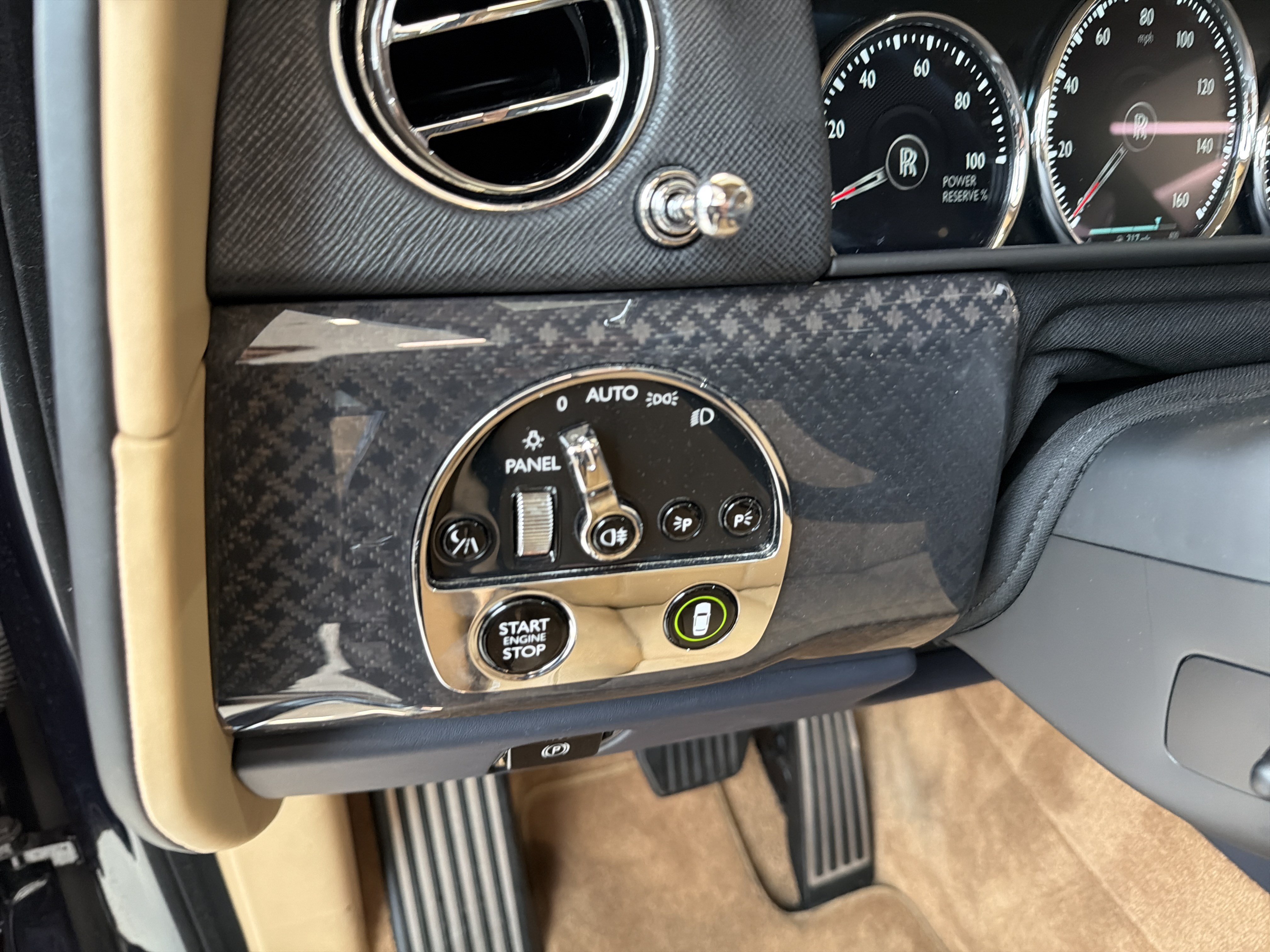 Certified 2024 Rolls-Royce Cullinan Black Badge AWD/4WD image 42
