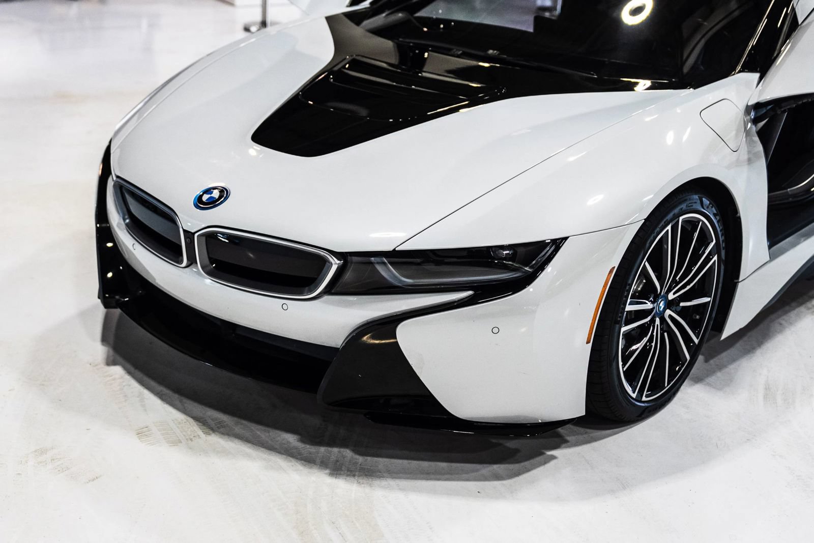 Used 2019 BMW i8 Roadster AWD/4WD image 4