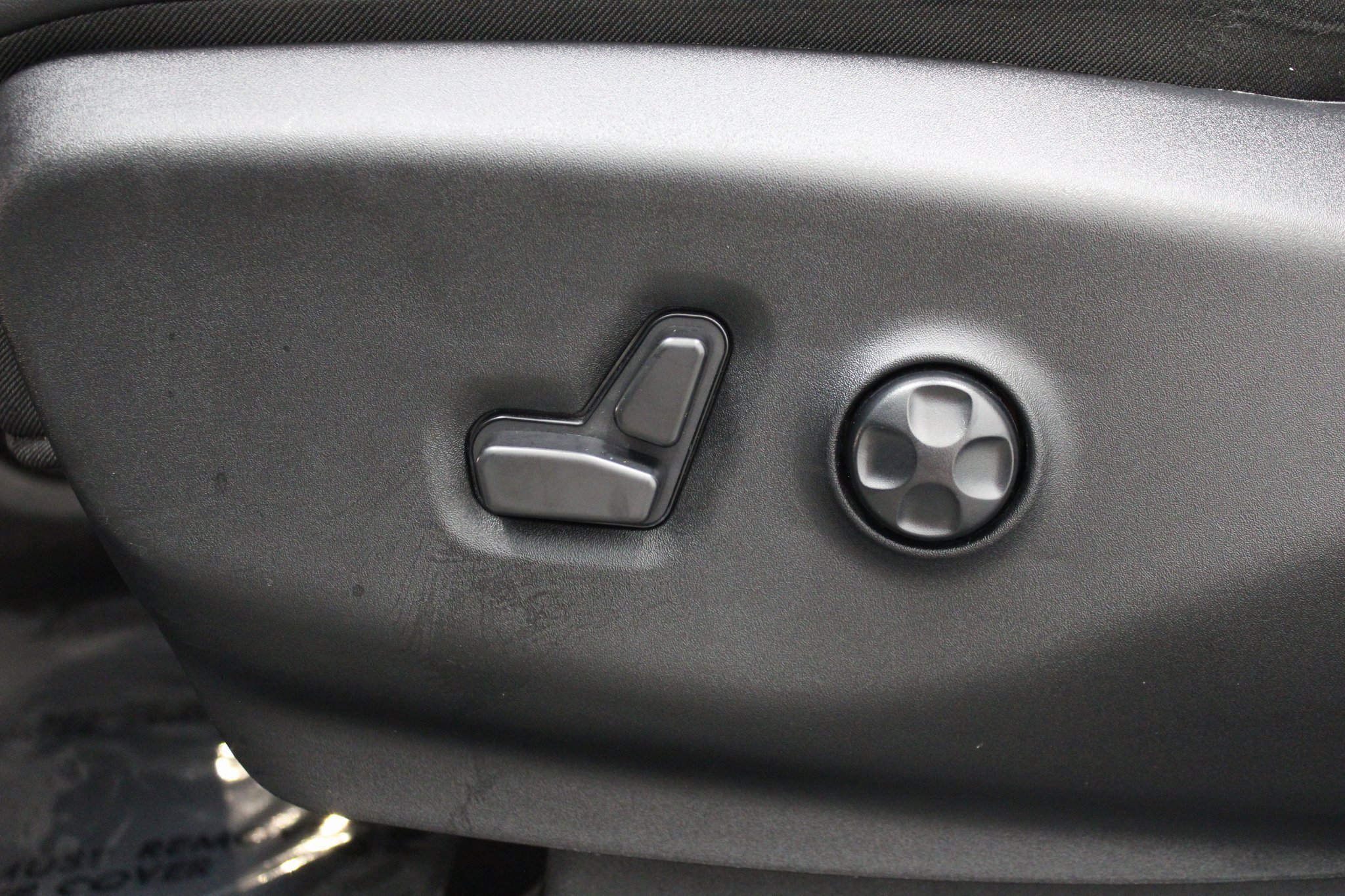 Used 2025 Chrysler Pacifica Limited image 48