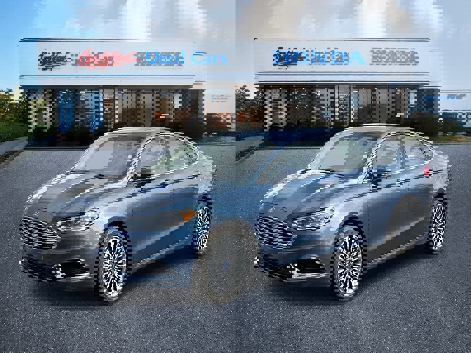 Used 2018 Ford Fusion SE w/ Fusion SE Technology Package