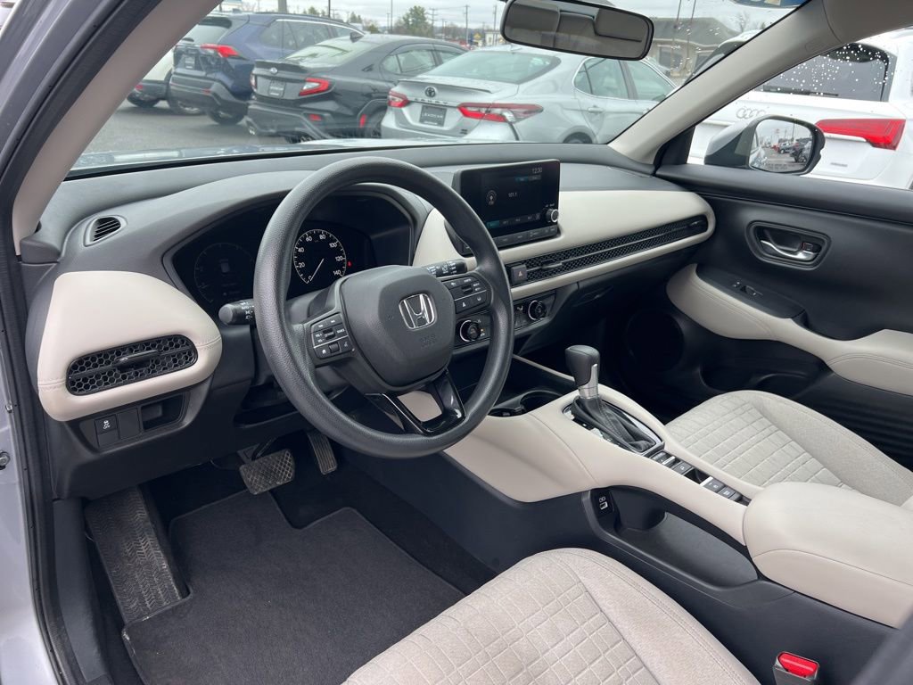 Used 2023 Honda HR-V LX image 9