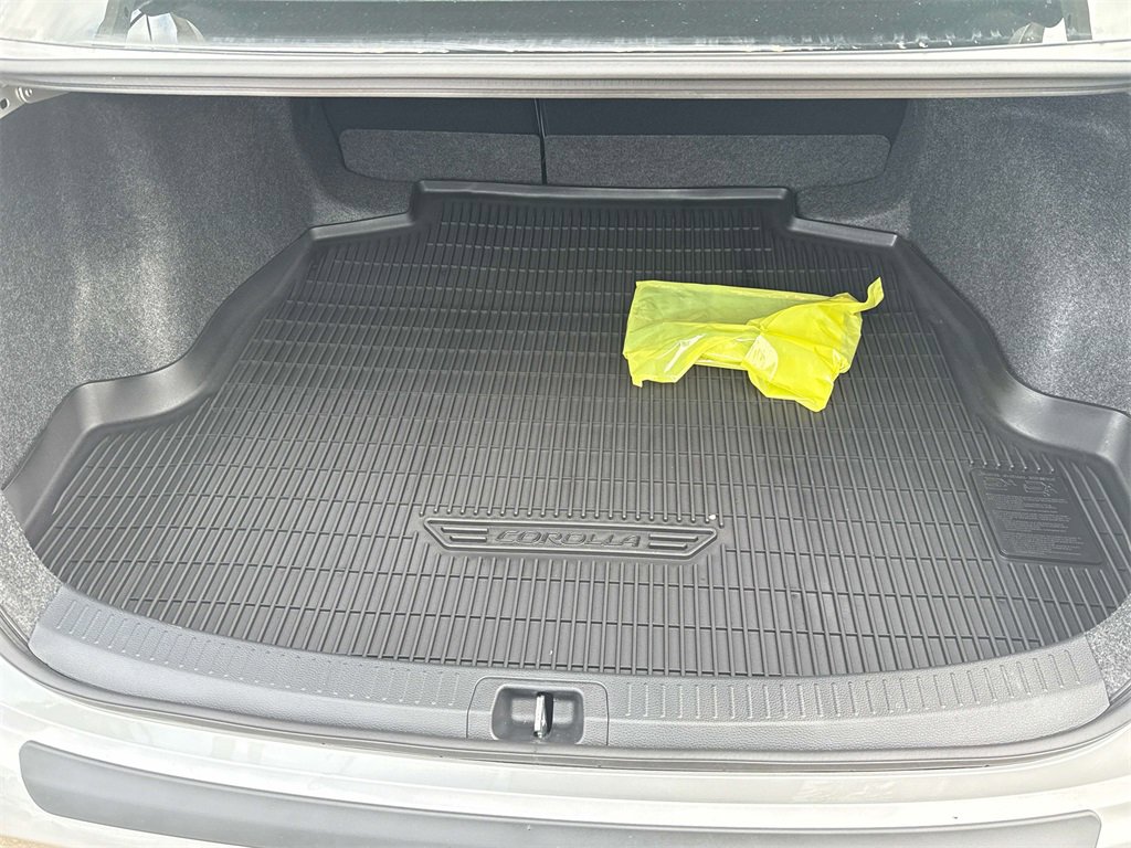 Used 2025 Toyota Corolla SE image 22