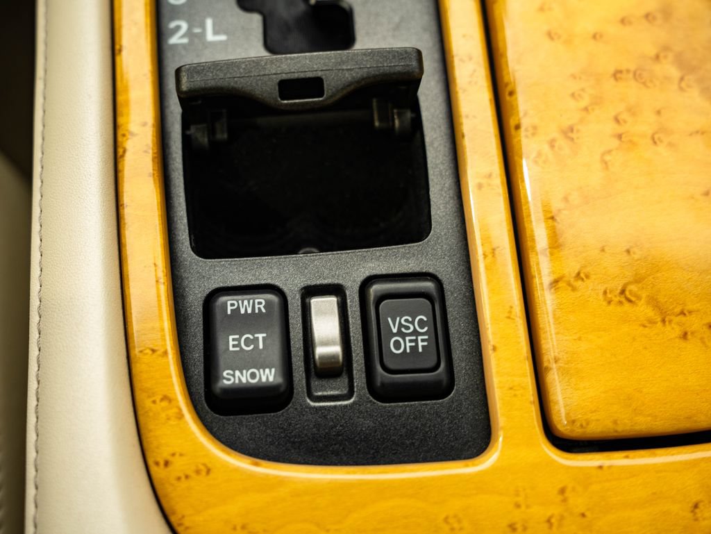 Used 2004 Lexus SC 430 Convertible RWD image 40