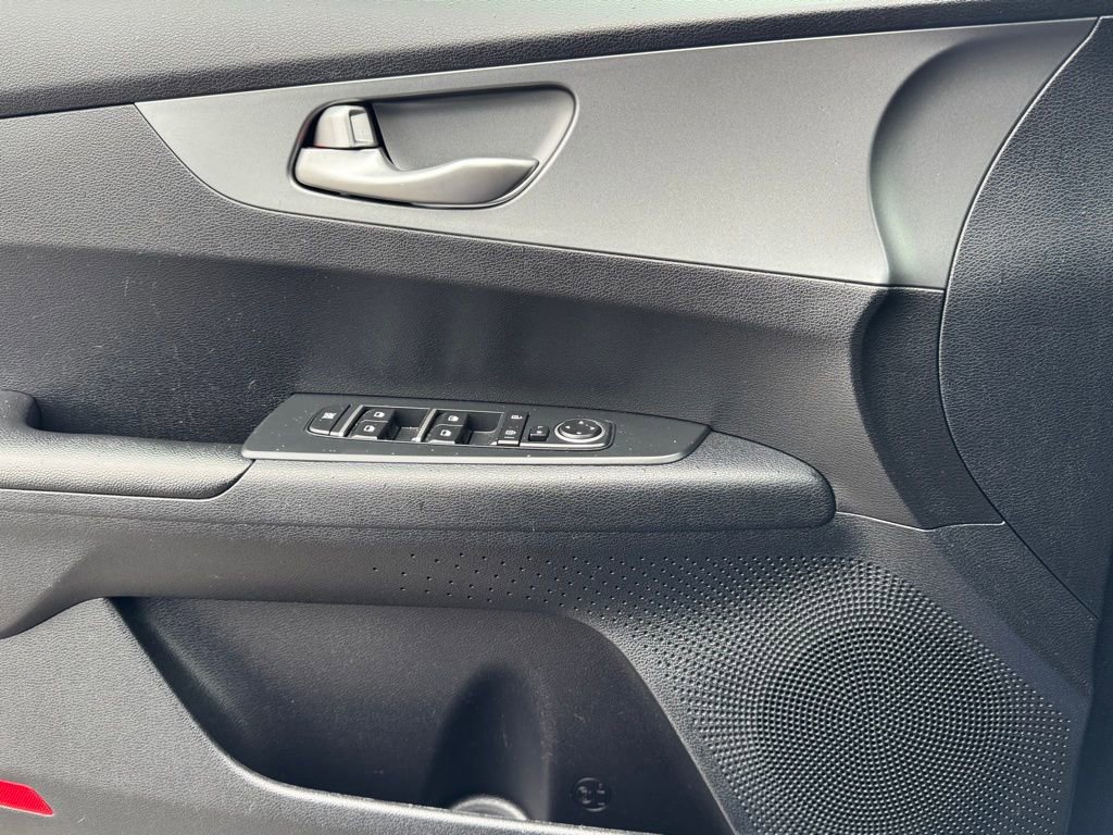 Used 2019 Kia Forte LXS image 18