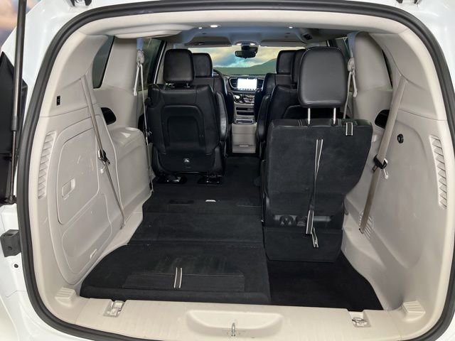 Used 2024 Chrysler Pacifica Select image 58