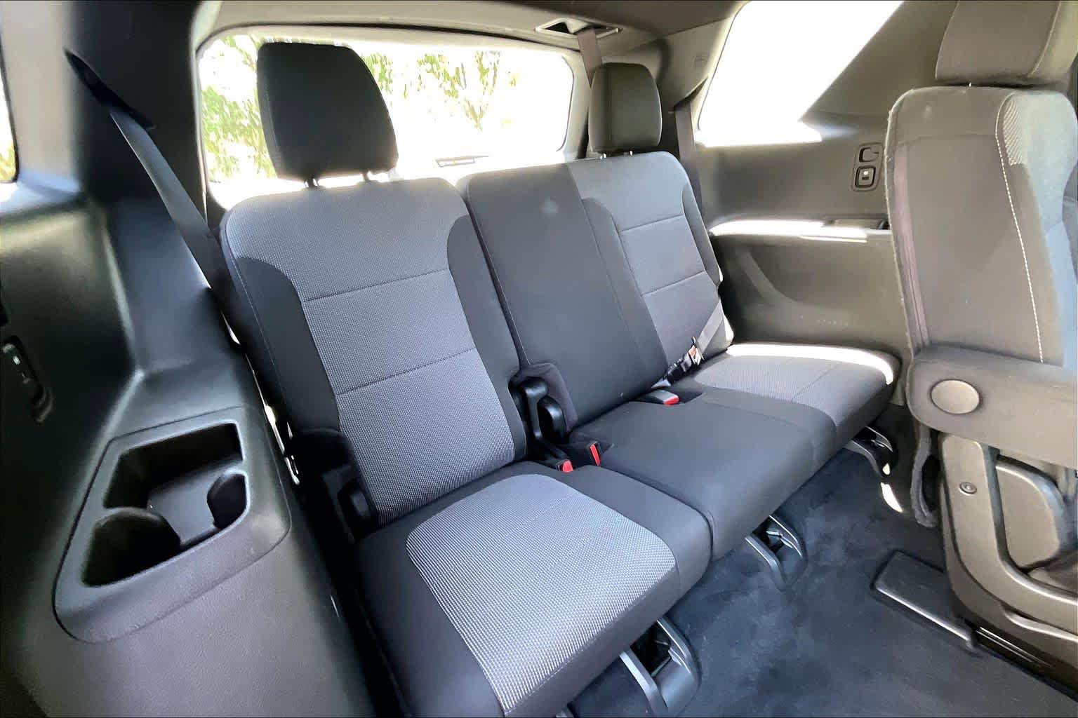 Certified 2023 Chevrolet Traverse LT FWD image 28