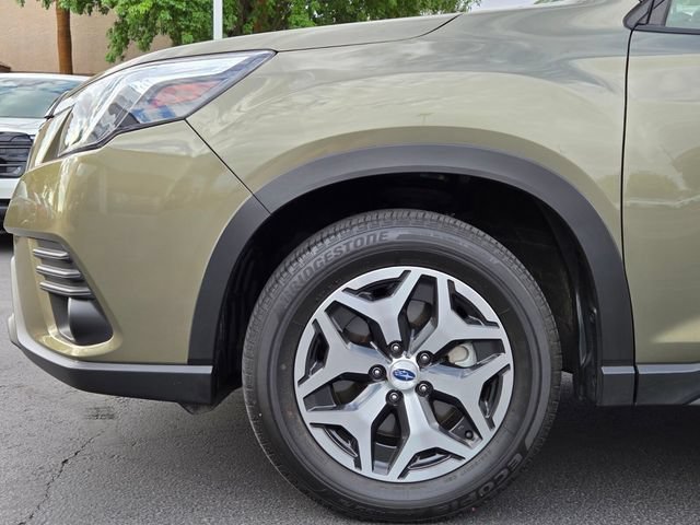 Used 2023 Subaru Forester Premium AWD/4WD image 9