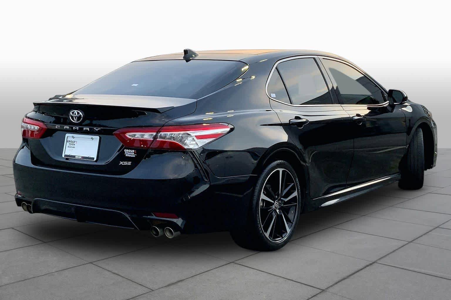 Used 2020 Toyota Camry XSE FWD image 13