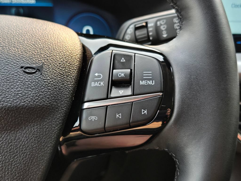 Used 2025 Ford Escape Platinum AWD/4WD image 28