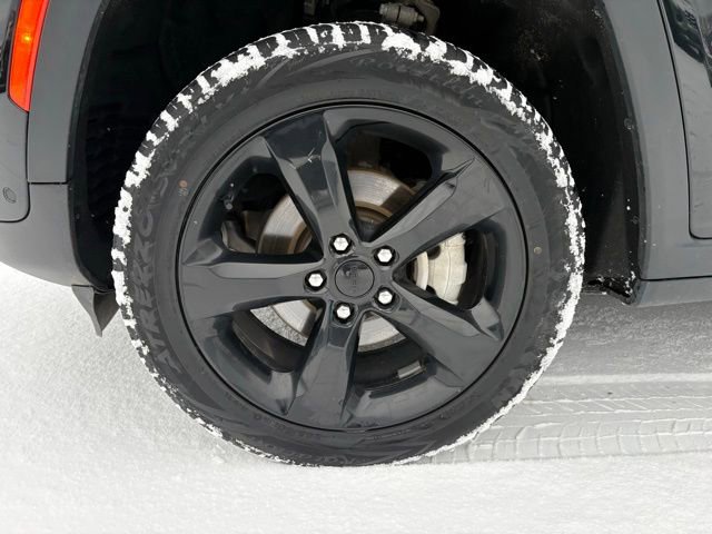 Used 2023 Jeep Grand Cherokee Limited w/ Luxury Tech Group II image 13