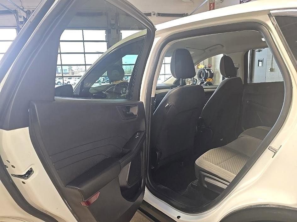 Used 2022 Ford Escape SE w/ Convenience Package image 21