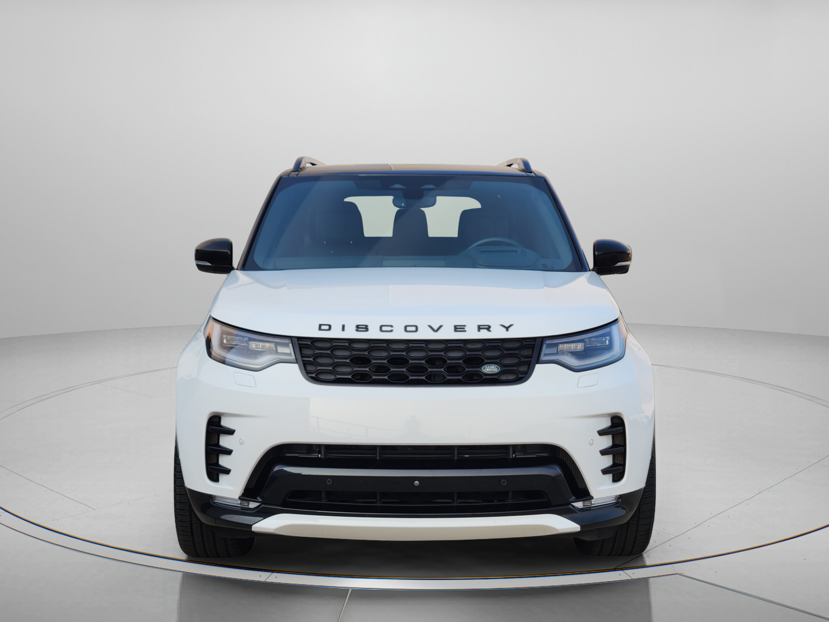 Certified 2025 Land Rover Discovery Dynamic SE AWD/4WD image 6