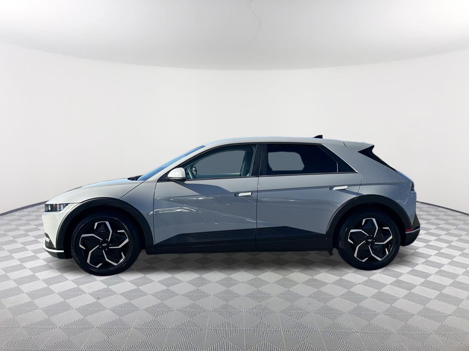 Used 2024 Hyundai Ioniq 5 SEL AWD/4WD image 8