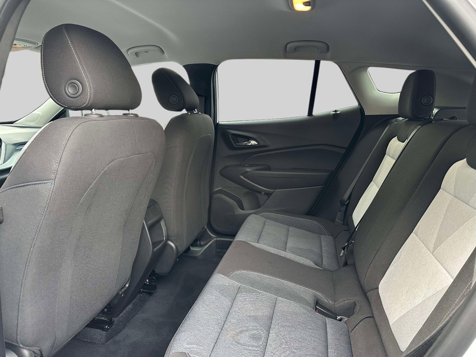 Used 2024 Chevrolet Trax LS w/ LS Convenience Package image 10