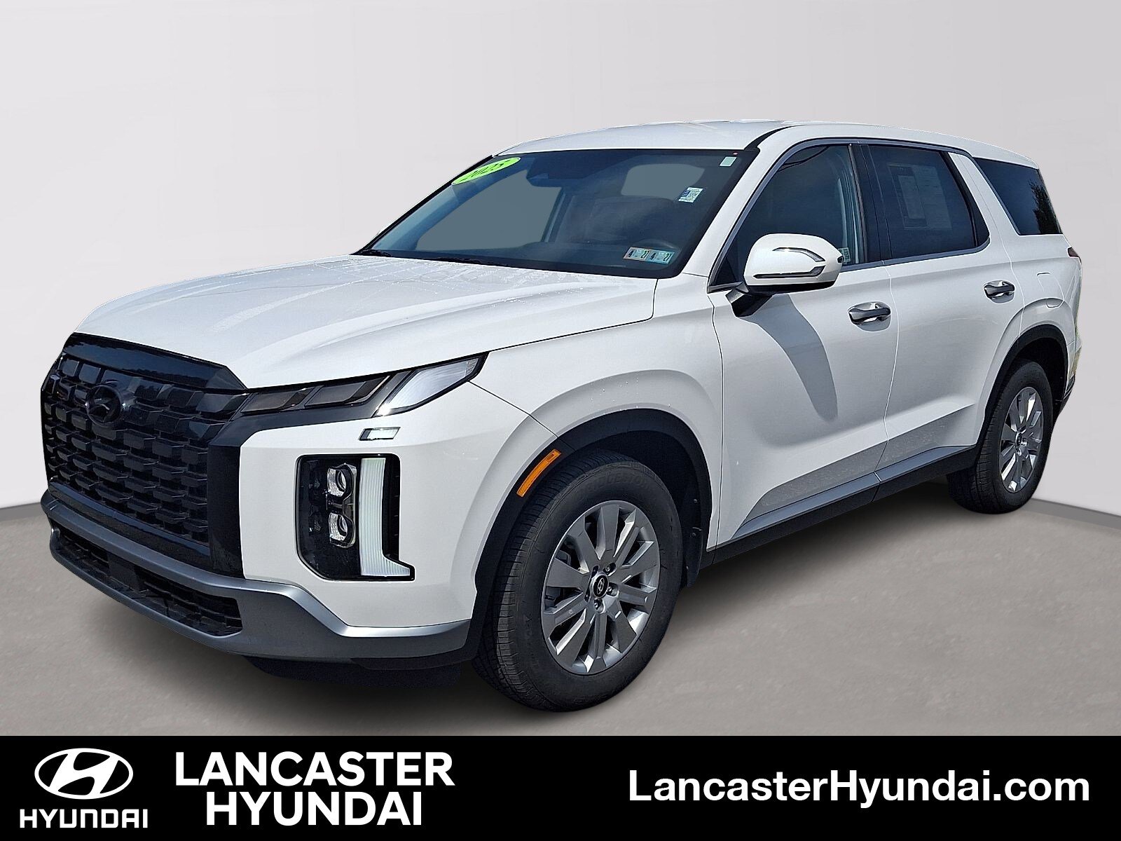 Used 2025 Hyundai Palisade SE image 1