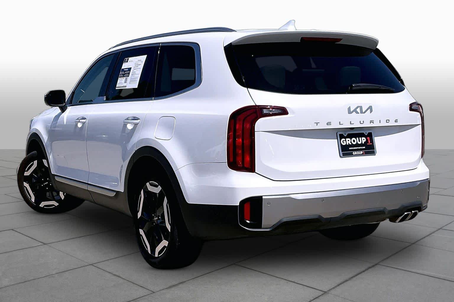 Used 2025 Kia Telluride S FWD image 10
