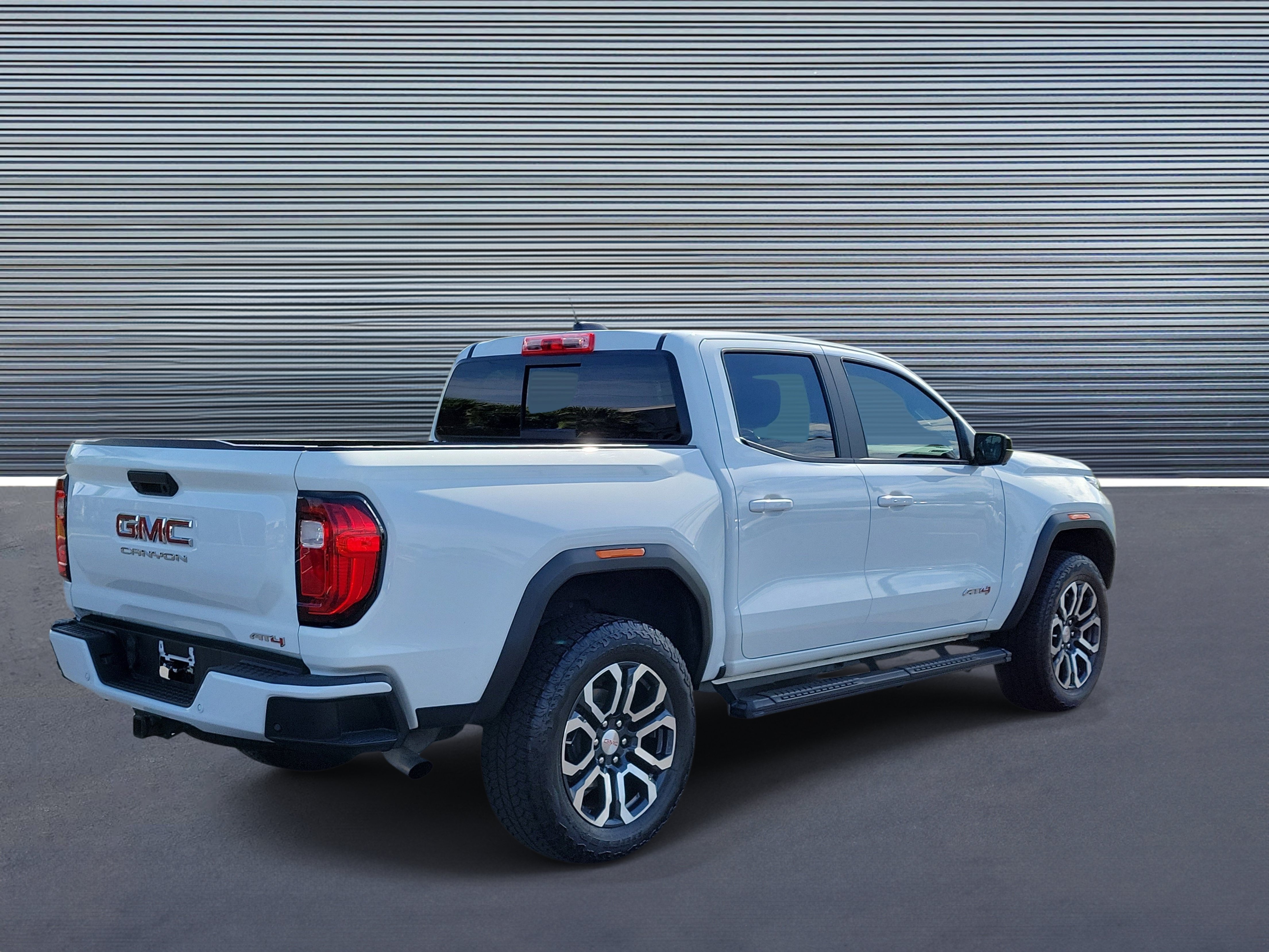 Used 2024 GMC Canyon AT4 w/ AT4 Premium Package AWD/4WD image 3