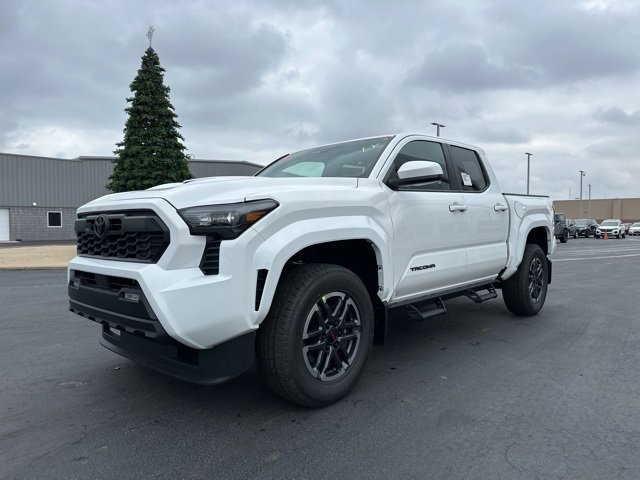 New 2026 Toyota Tacoma TRD Sport image 3