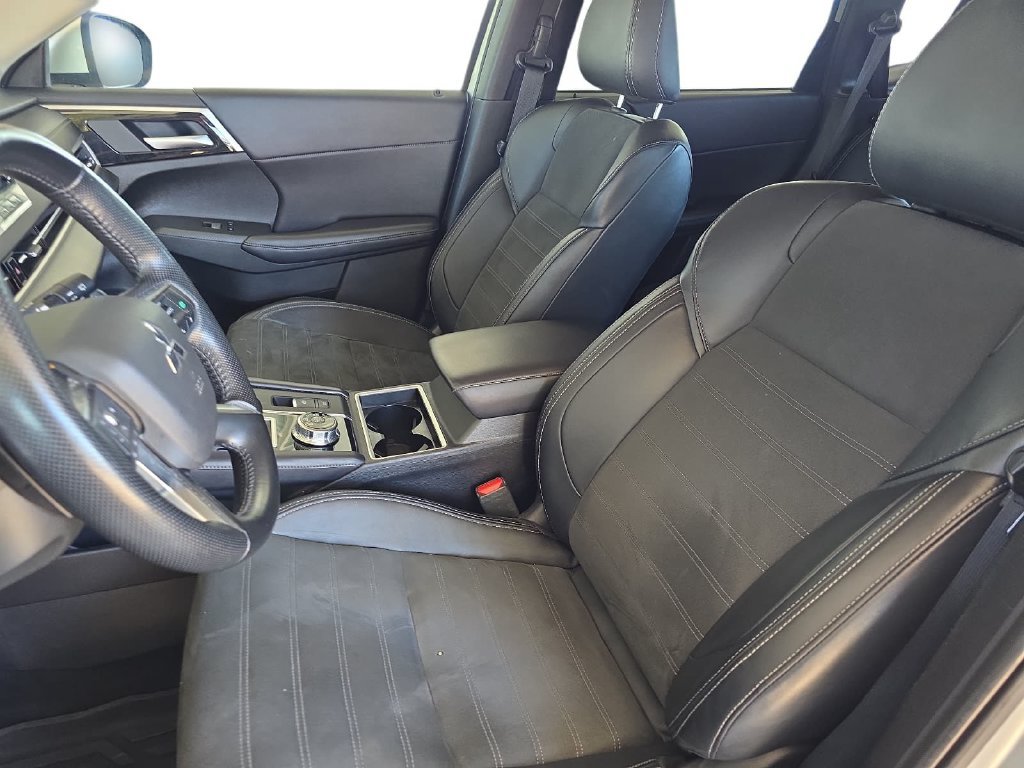 Used 2024 Mitsubishi Outlander SE FWD image 13
