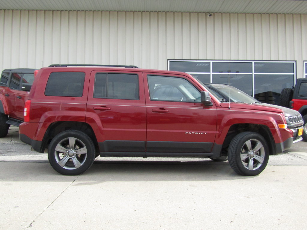 Used 2015 Jeep Patriot High Altitude AWD/4WD image 2