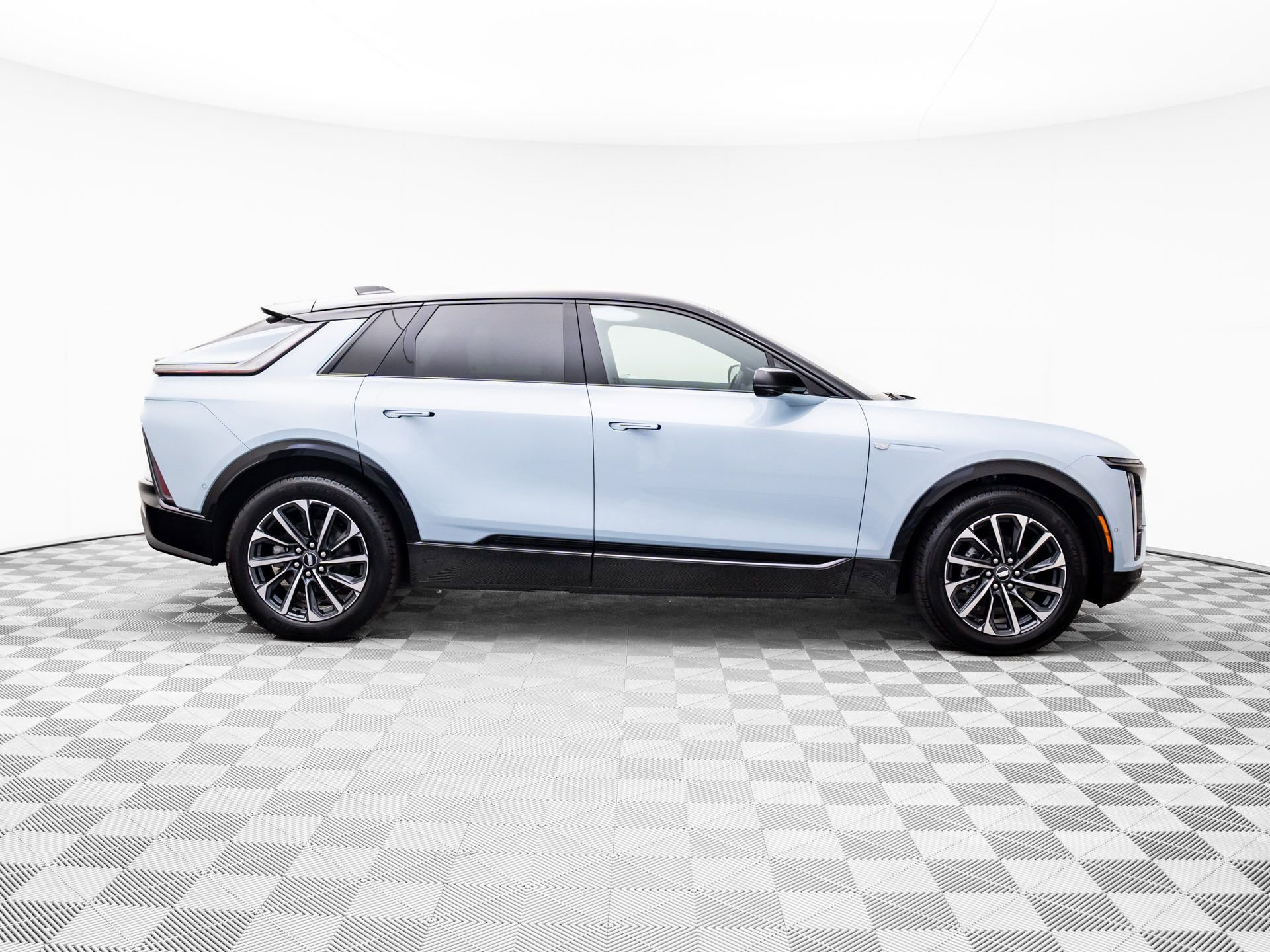 New 2026 Cadillac Lyriq Sport image 9