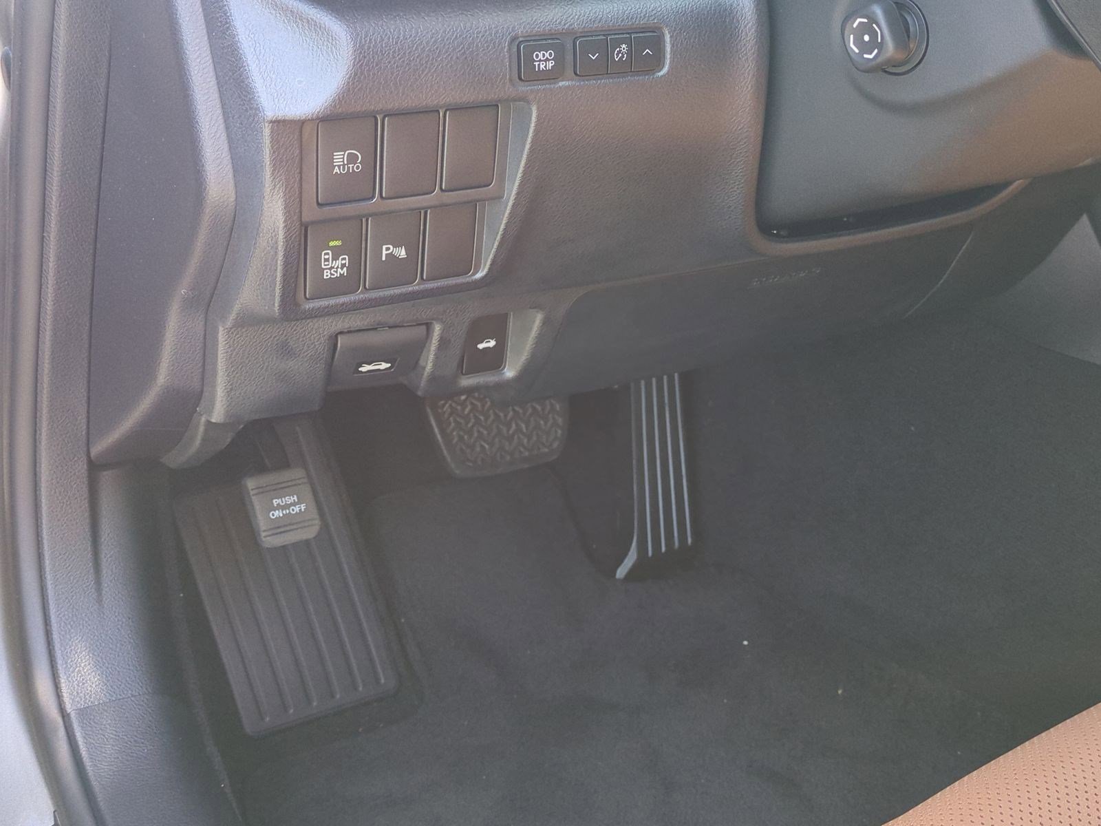 Used 2019 Lexus RC 350 w/ Premium Package RWD image 16