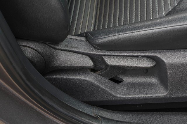 Used 2018 Toyota Camry SE FWD image 30