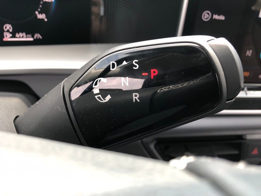 Used 2025 Volkswagen Tiguan SE w/ Panoramic Sunroof Package image 22