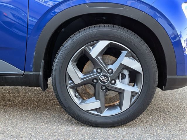 Used 2025 Hyundai Venue SEL image 7