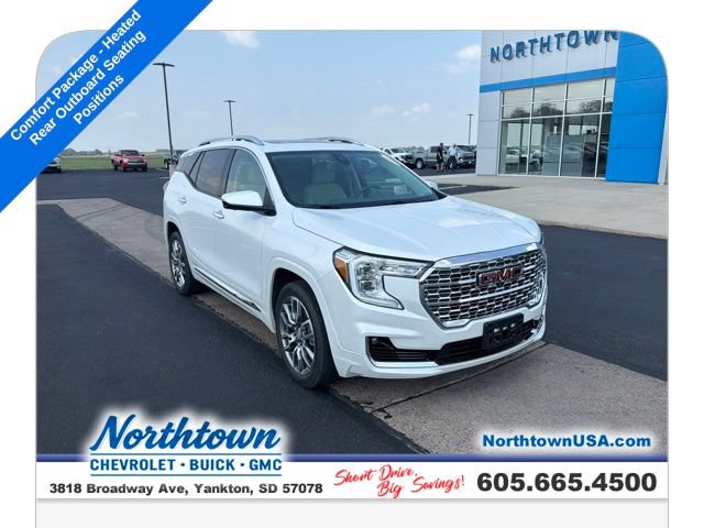 Used 2024 GMC Terrain Denali w/ Denali Premium Package AWD/4WD image 5