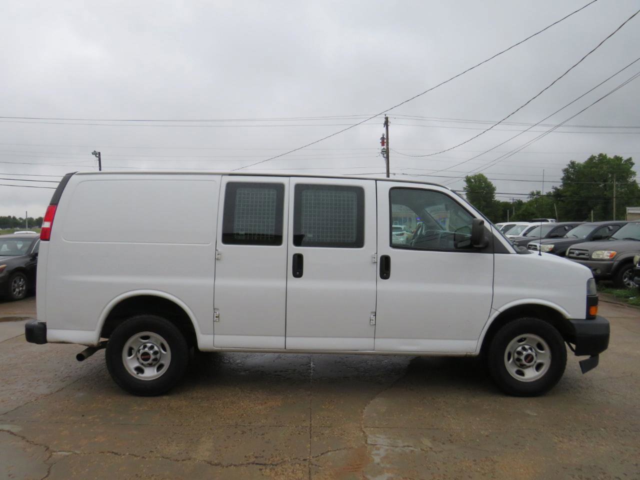 Used 2019 GMC Savana 2500 w/ Driver Convenience Package image 12