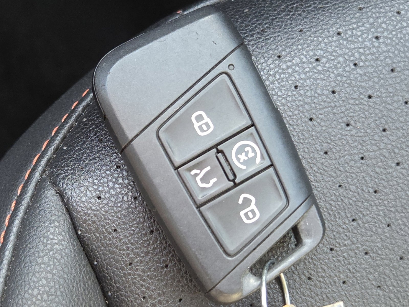 Used 2024 Volkswagen Tiguan Wolfsburg Edition AWD/4WD image 35