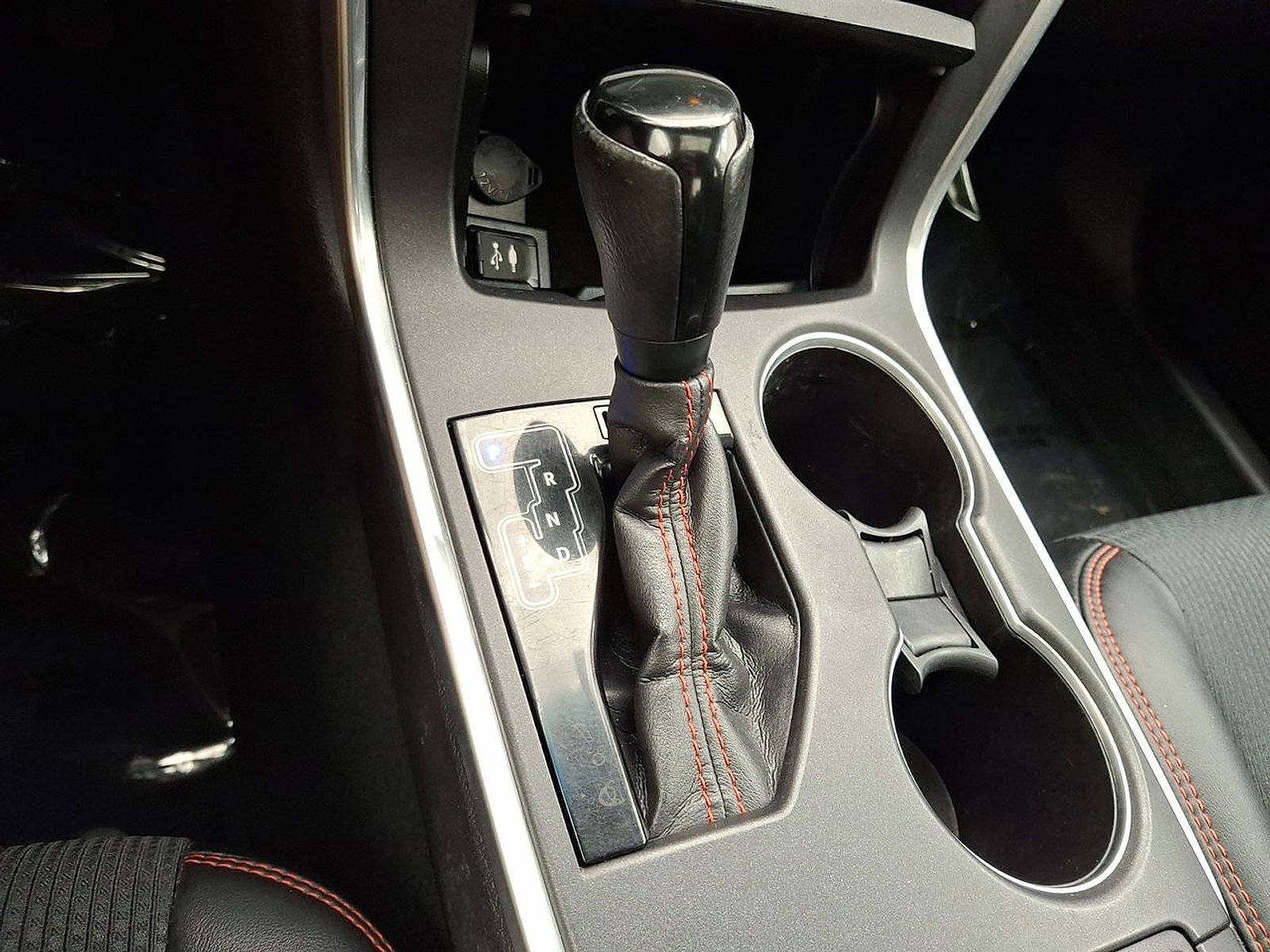 Used 2017 Toyota Camry SE w/ Moonroof Package image 12