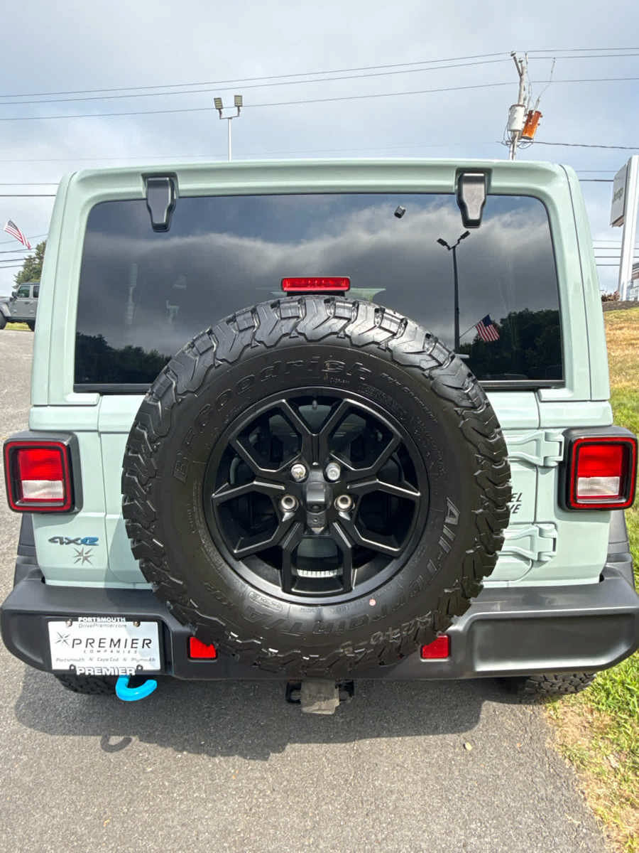 Used 2024 Jeep Wrangler Unlimited AWD/4WD image 19