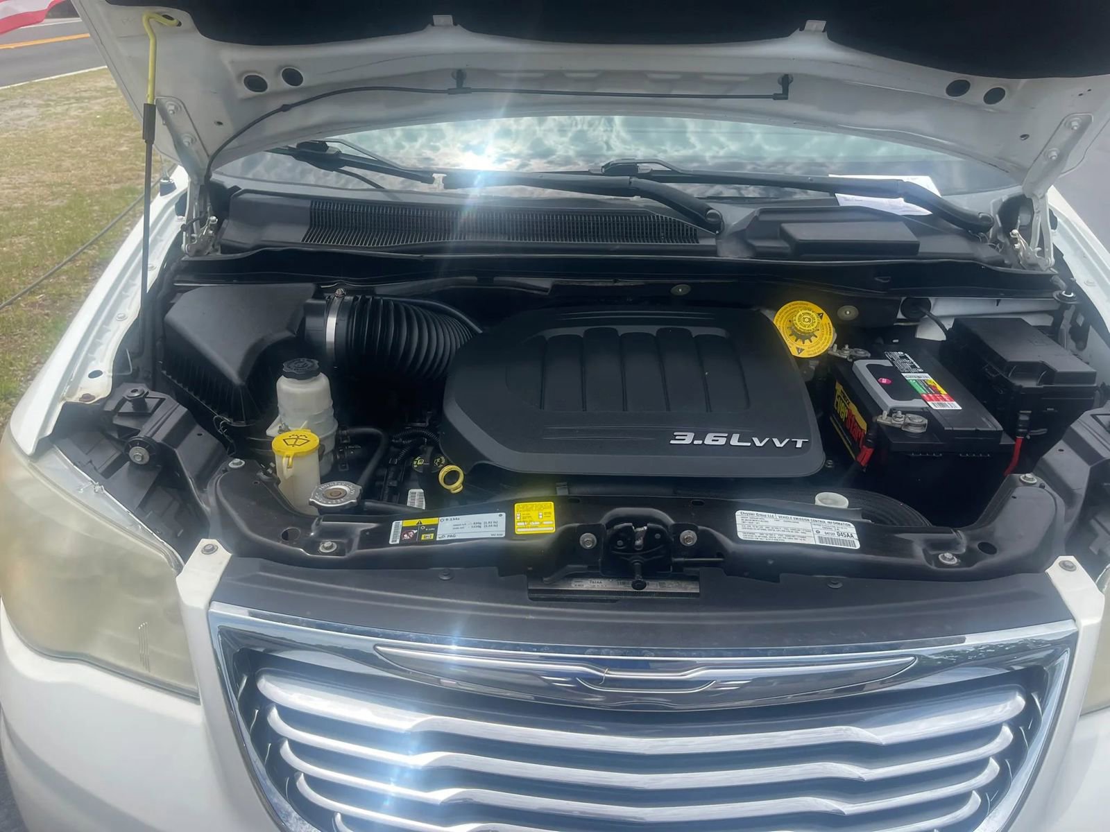 Used 2013 Chrysler Town & Country Touring FWD image 26