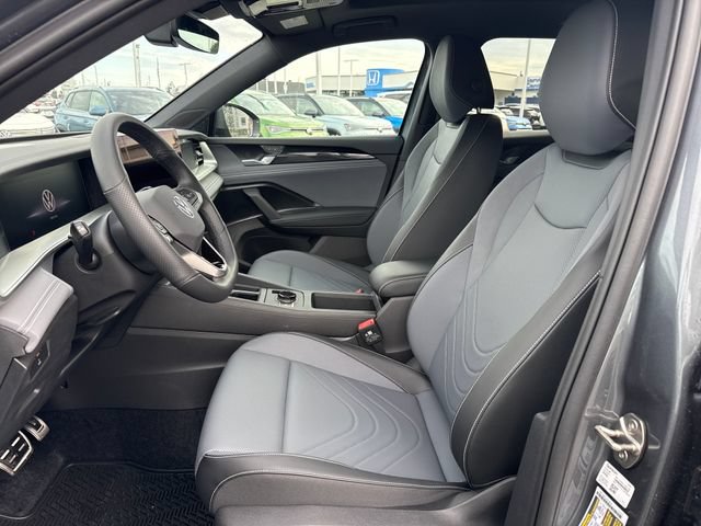 New 2026 Volkswagen Tiguan SE R-Line AWD/4WD image 16