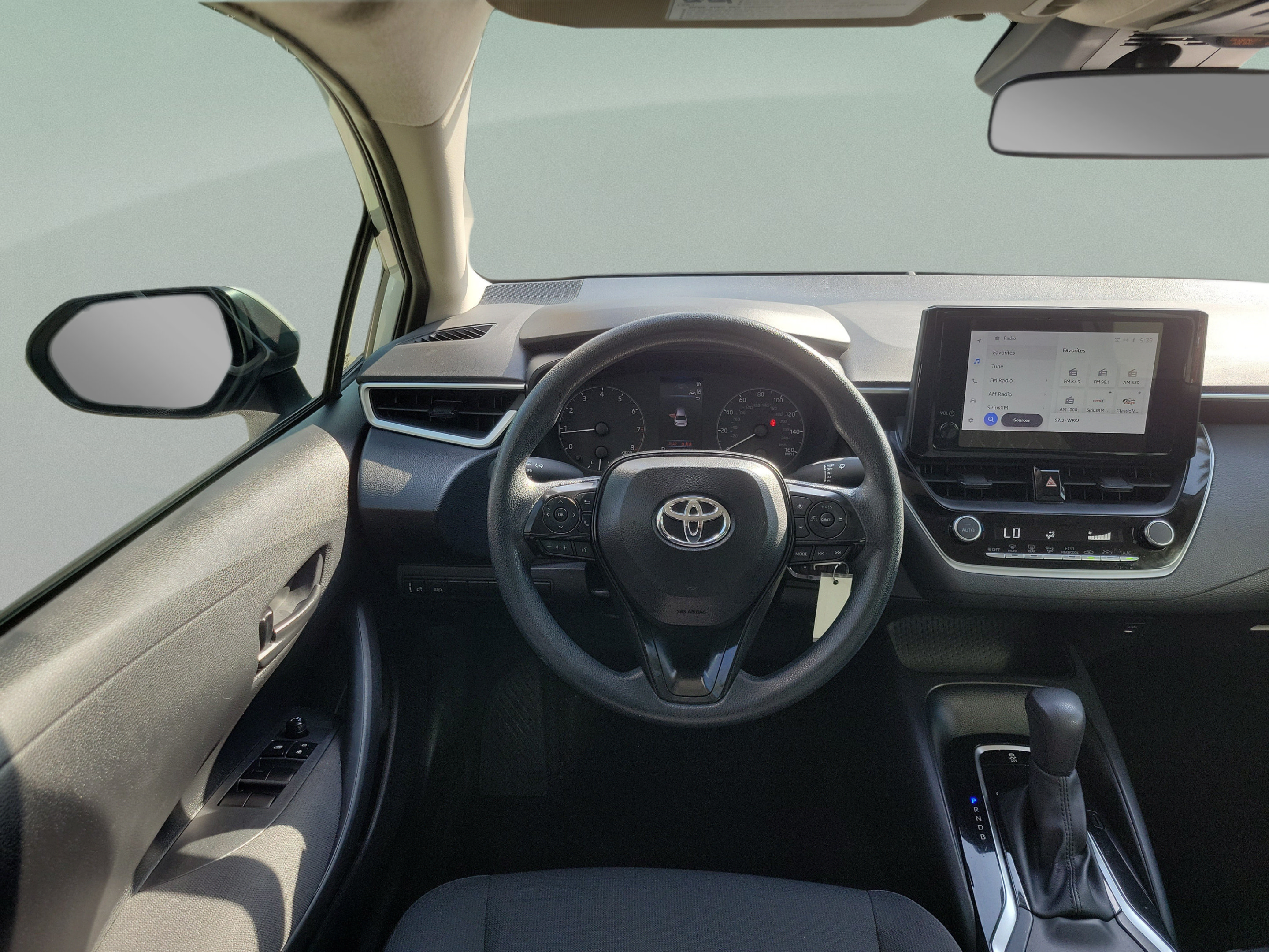 Used 2024 Toyota Corolla LE FWD image 27
