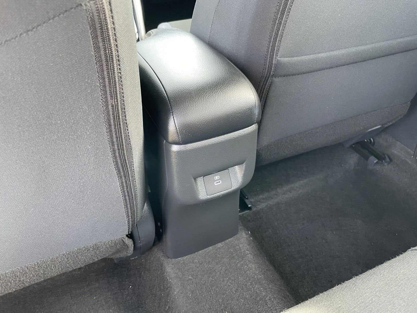 Used 2025 Nissan Versa SV FWD image 23