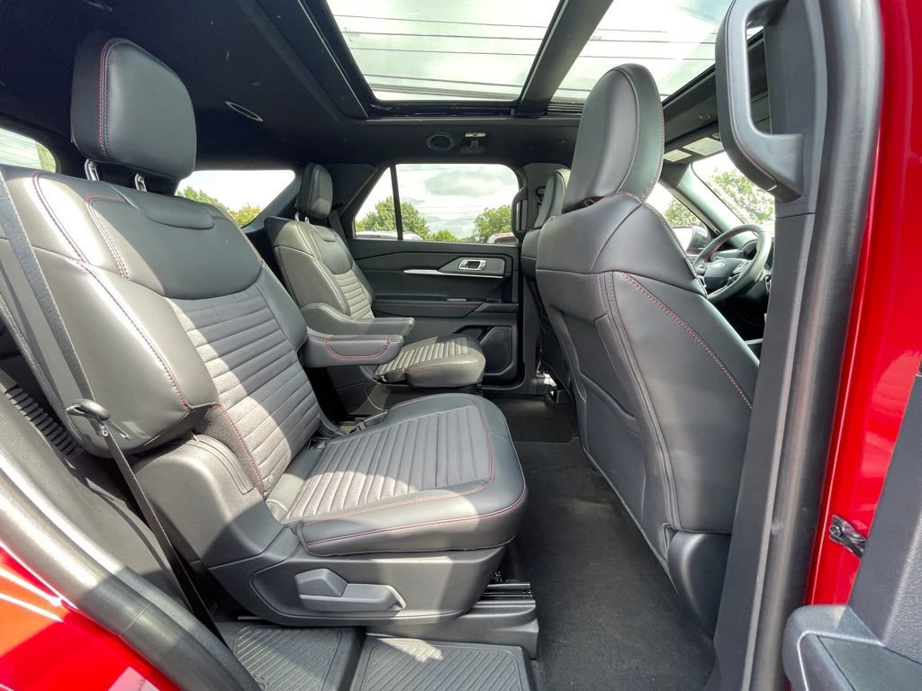 New 2025 Ford Explorer ST-Line w/ Premium Package image 27