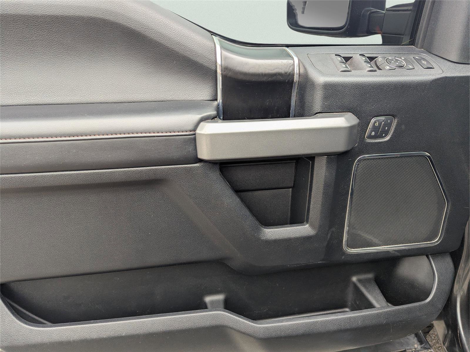 Used 2018 Ford F350 Platinum w/ Platinum Ultimate Package image 16