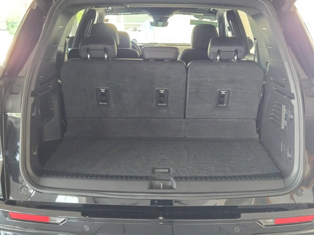 Certified 2025 Chevrolet Traverse High Country w/ LPO, Floor Liner Package AWD/4WD image 14