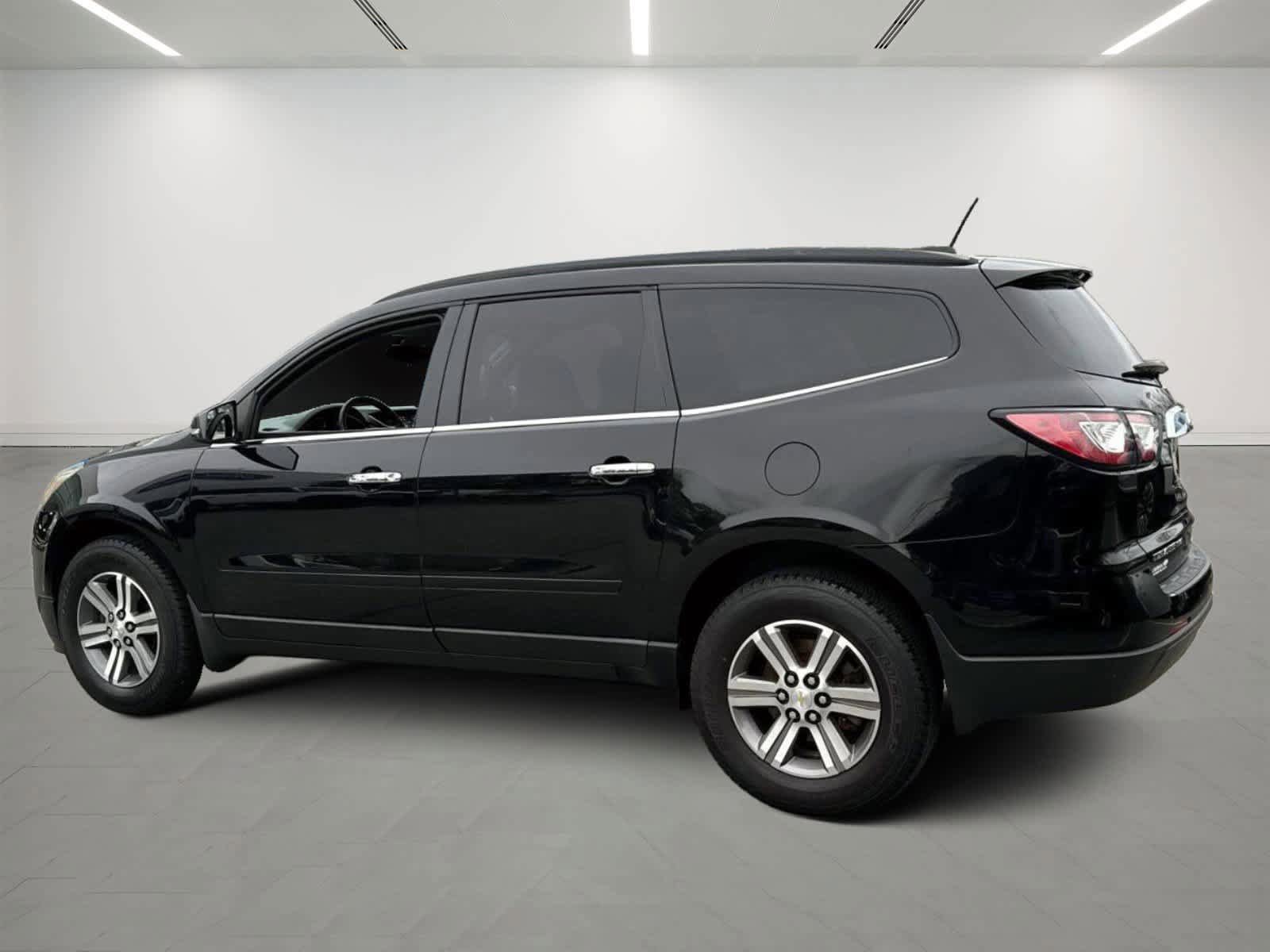 Used 2017 Chevrolet Traverse LT AWD/4WD image 3
