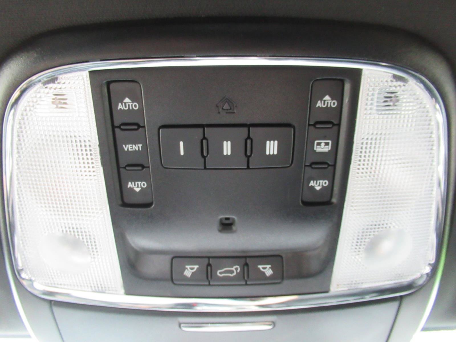 Used 2017 Jeep Grand Cherokee Overland AWD/4WD image 32