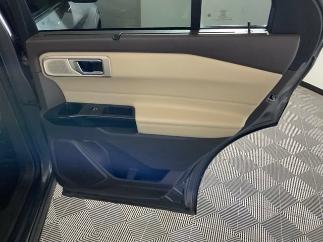 Used 2021 Ford Explorer Platinum w/ Equipment Group 601A AWD/4WD image 38