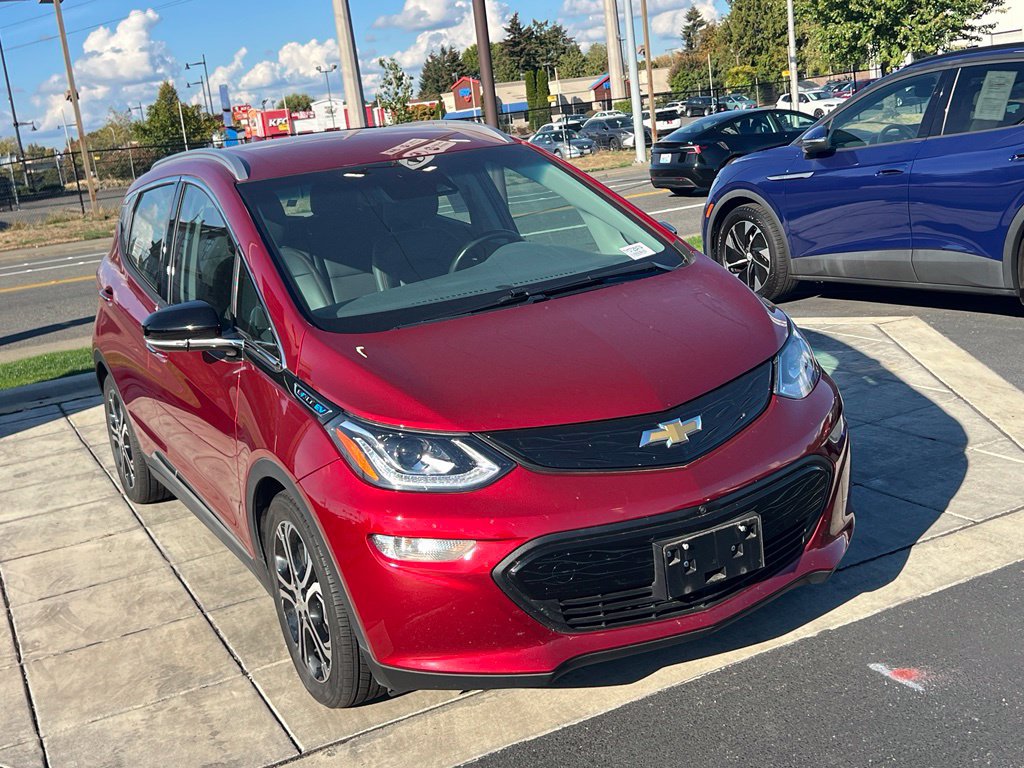Used 2021 Chevrolet Bolt Premier w/ Infotainment Package FWD image 7