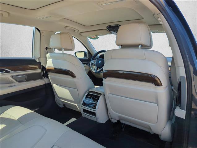 Used 2017 BMW 740i RWD image 18
