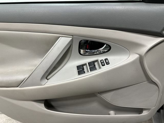 Used 2010 Toyota Camry LE FWD image 15