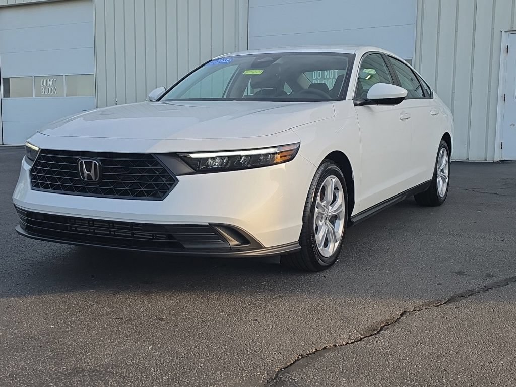 Used 2025 Honda Accord LX image 3
