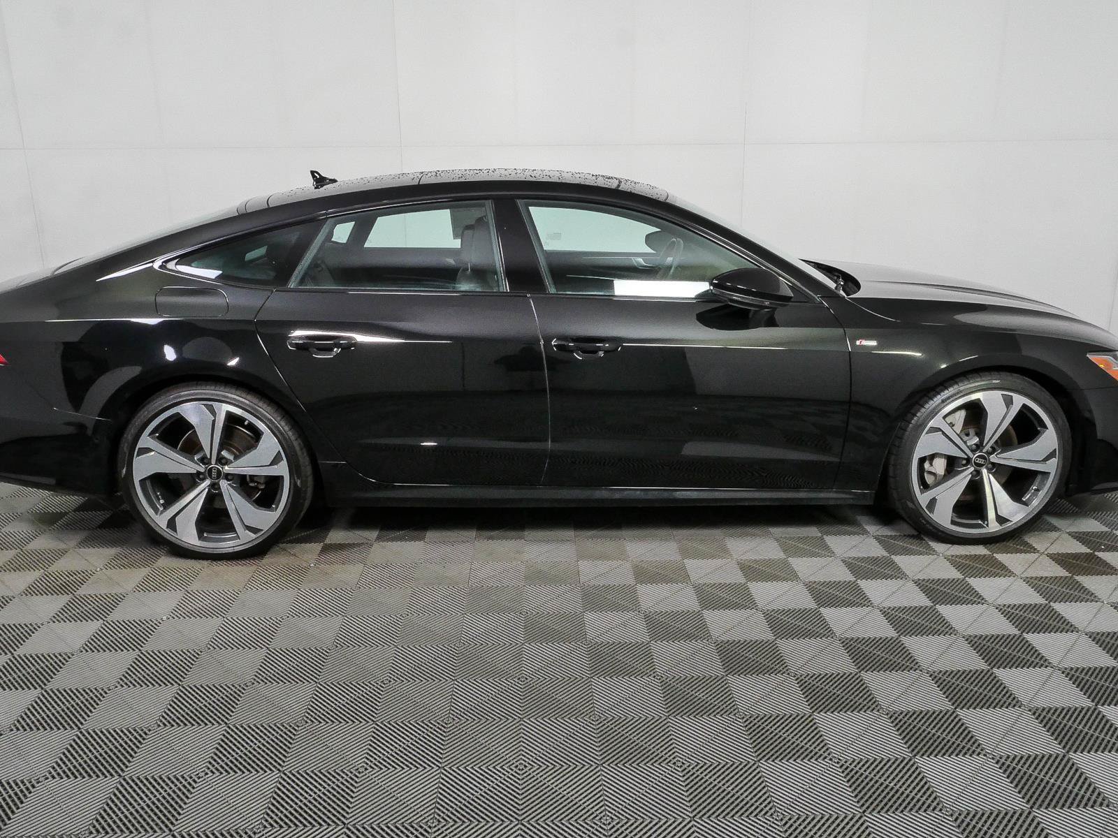Used 2023 Audi A7 3.0T Prestige w/ Luxury Package AWD/4WD image 2